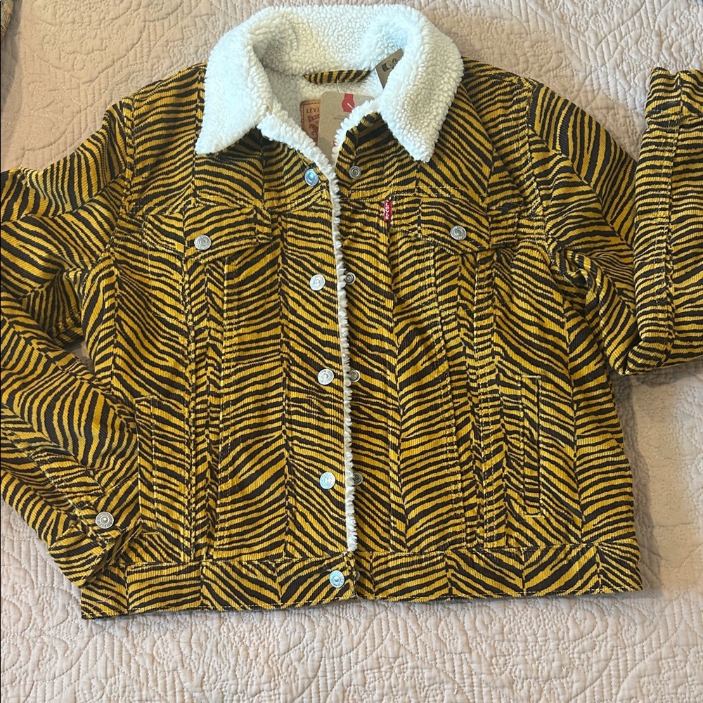 LEVI’s Ex-Boyfriend Trucker Jacket Tiger Printed Corduroy.